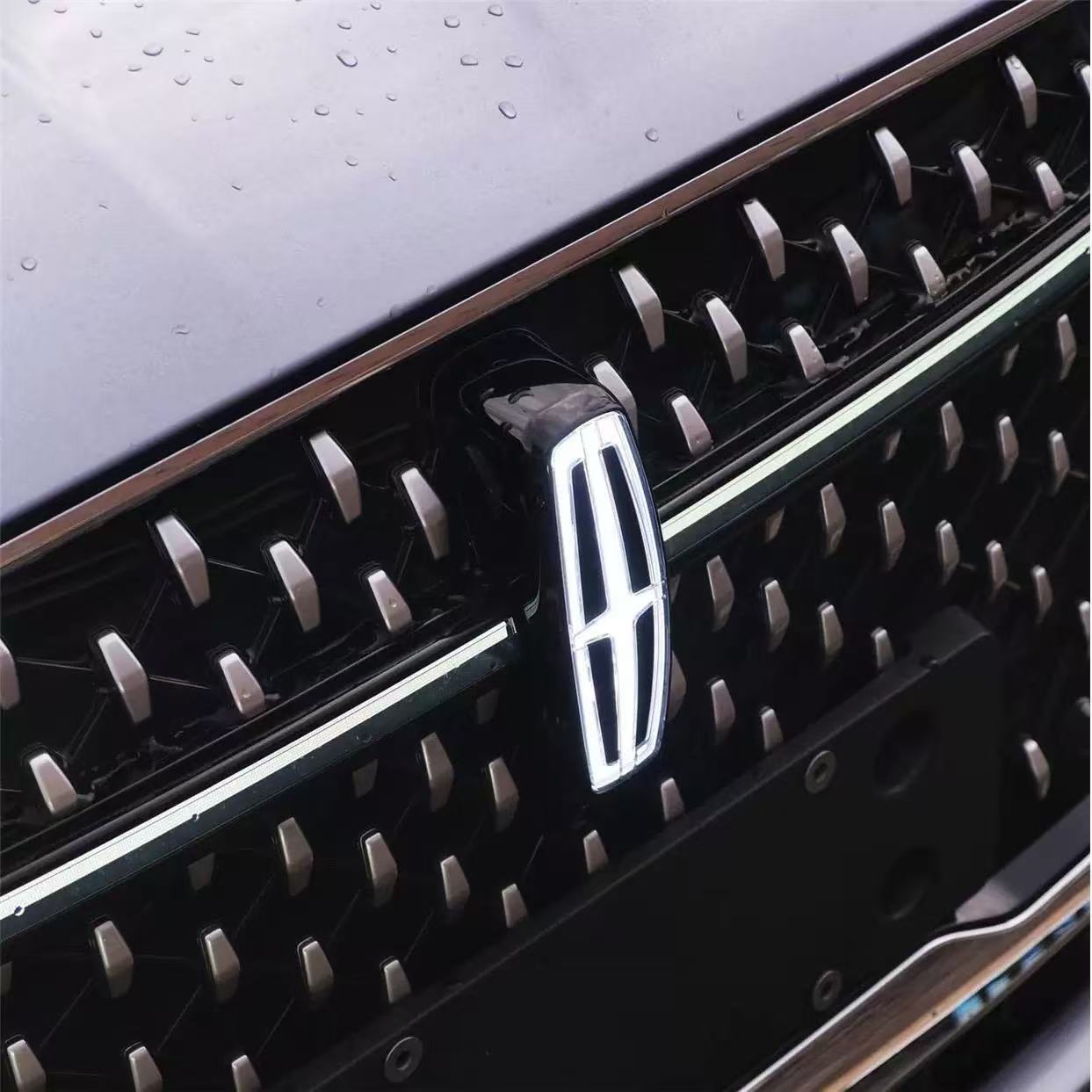 Lincoln Logo Replacement